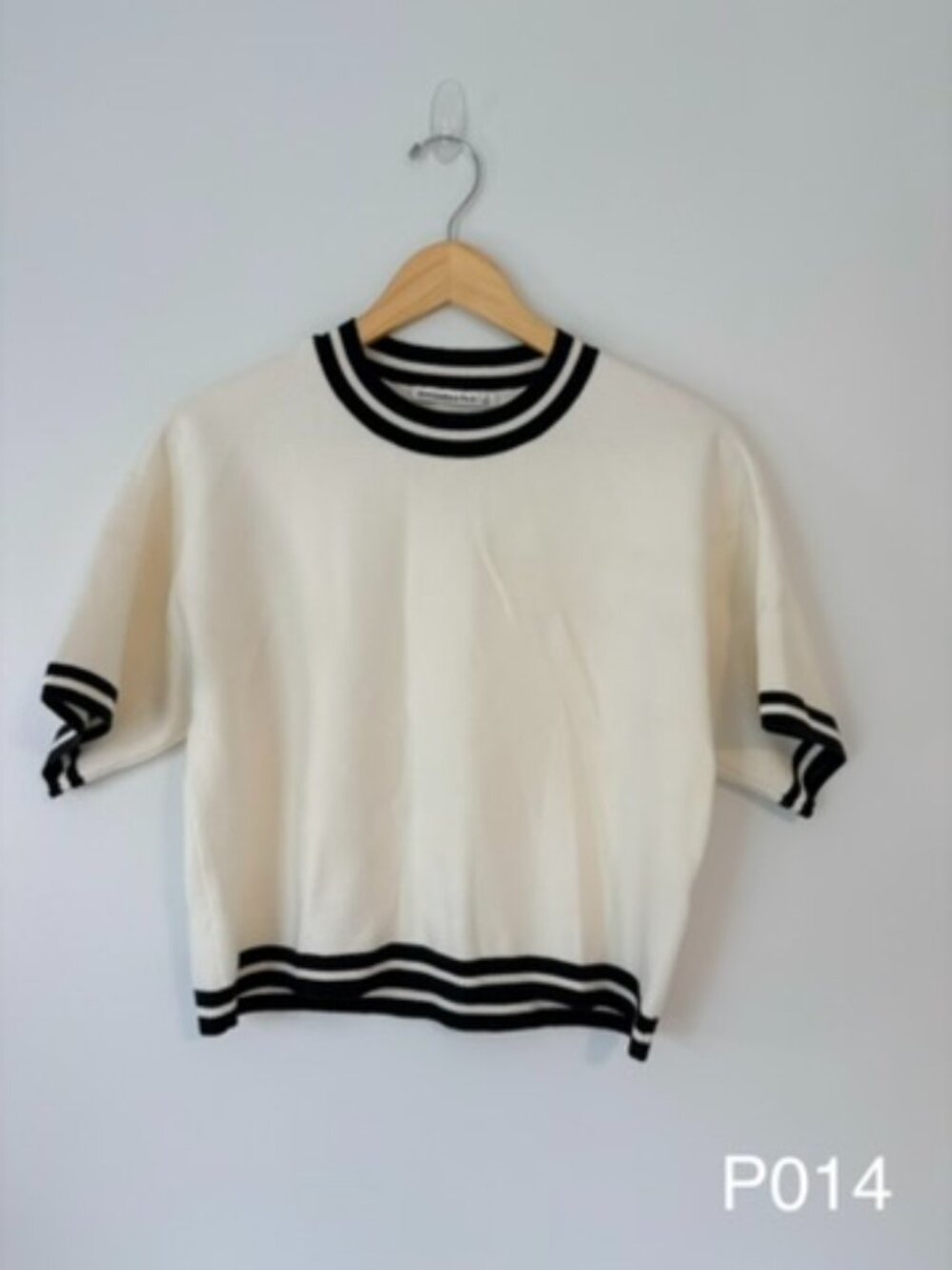 Abercrombie & Fitch Cream Knit Top | Black Trim | Small